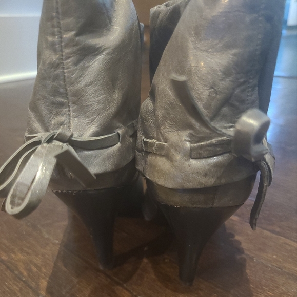 Nine West Foldover Cuff Stiletto Bootie - Picture 4 of 5